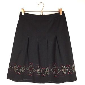 Ann Taylor LOFT Skirt Size 4 Black Floral